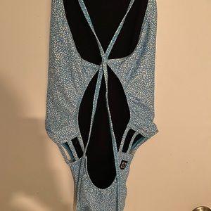 jolyn niko 3 suit size 34